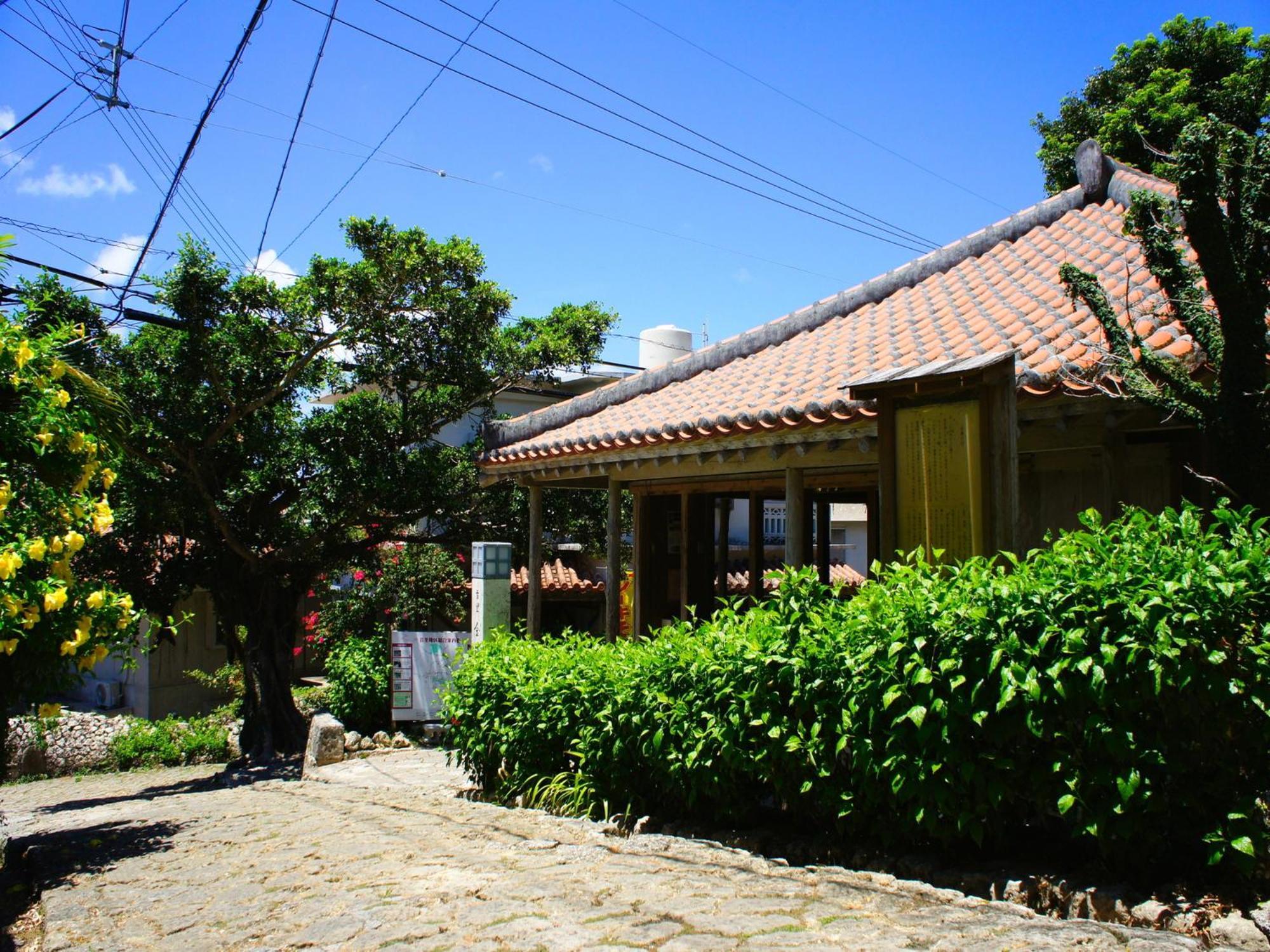RJ Hotel Naha Bagian luar foto