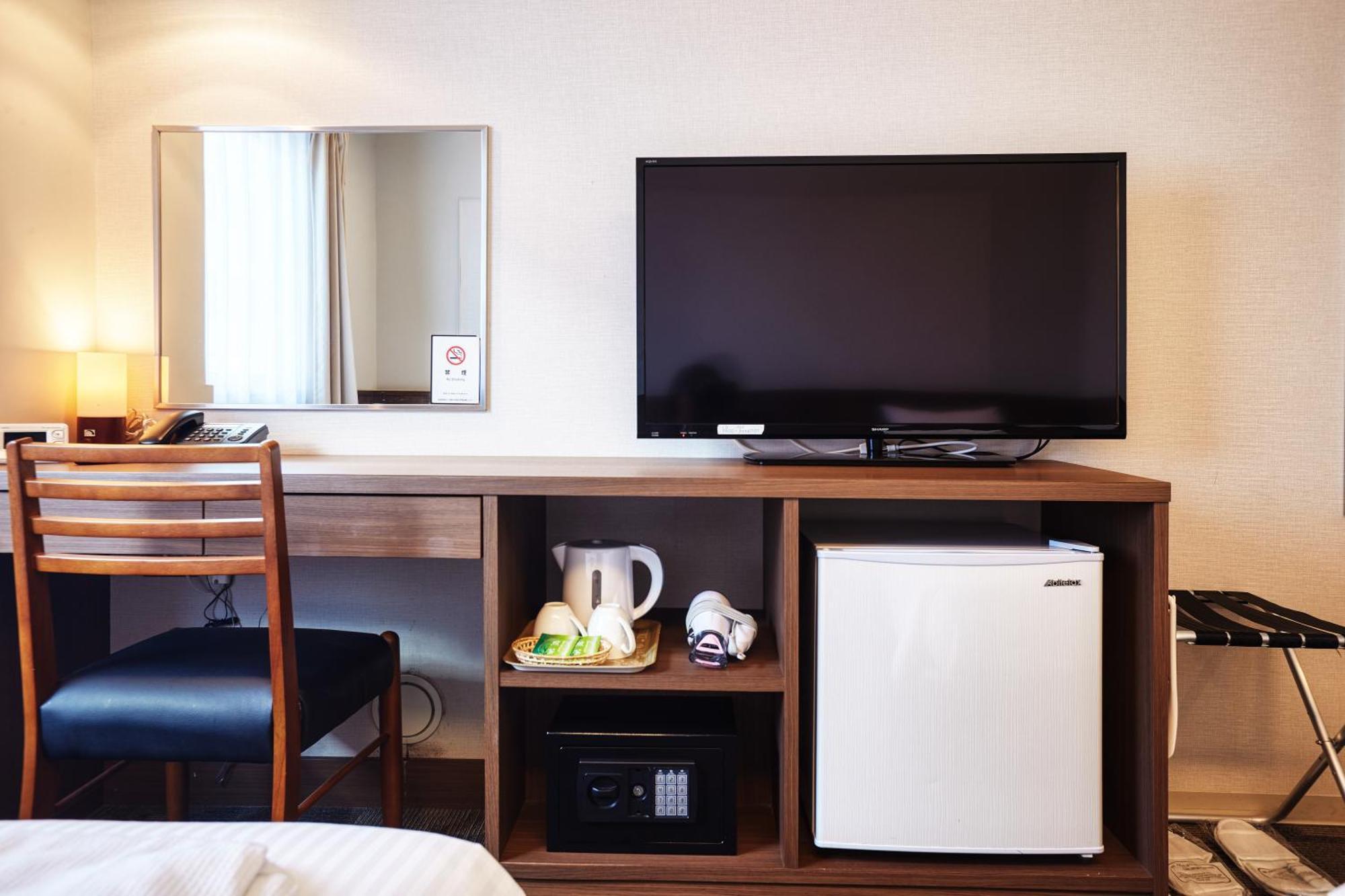 RJ Hotel Naha Bagian luar foto